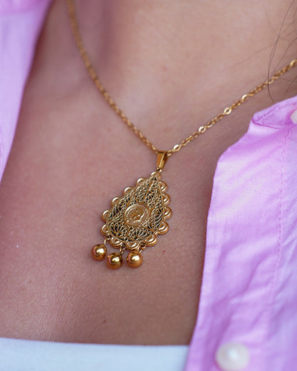 Collier Akila