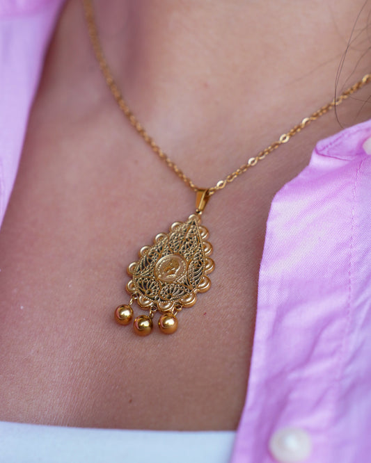 Collier Akila